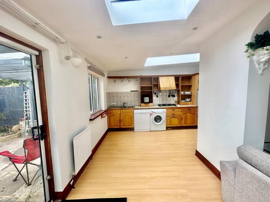 4 Bed House In Daneby Road,Se6 Villa Catford Exteriör bild