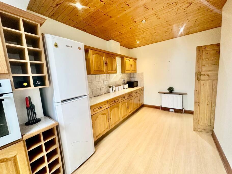 4 Bed House In Daneby Road,Se6 Villa Catford Exteriör bild