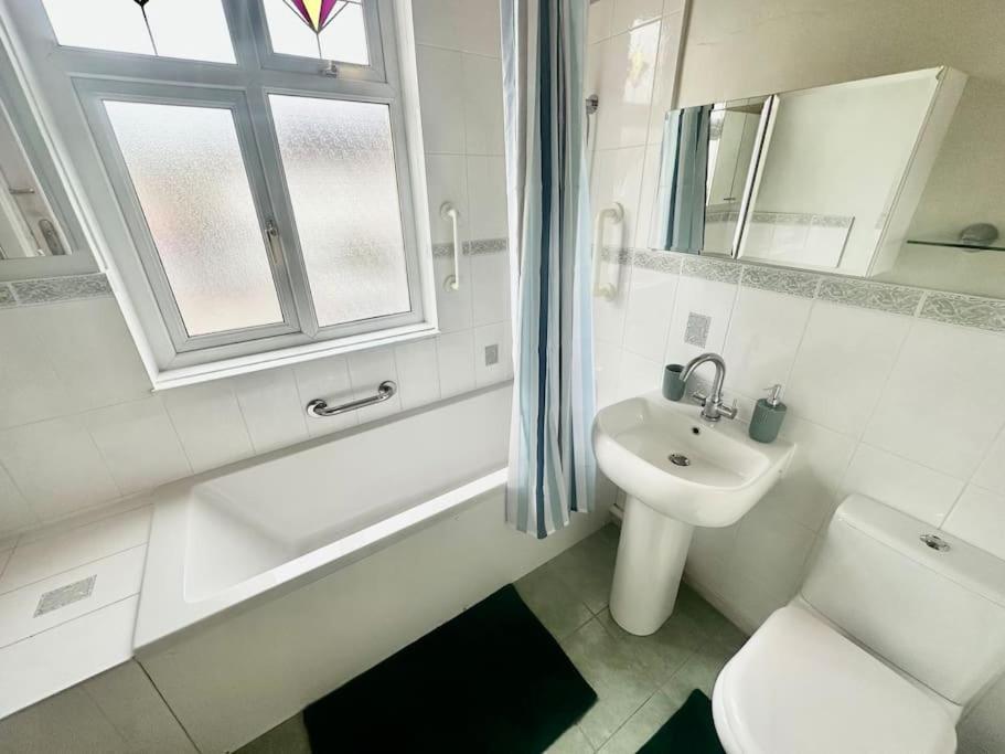 4 Bed House In Daneby Road,Se6 Villa Catford Exteriör bild