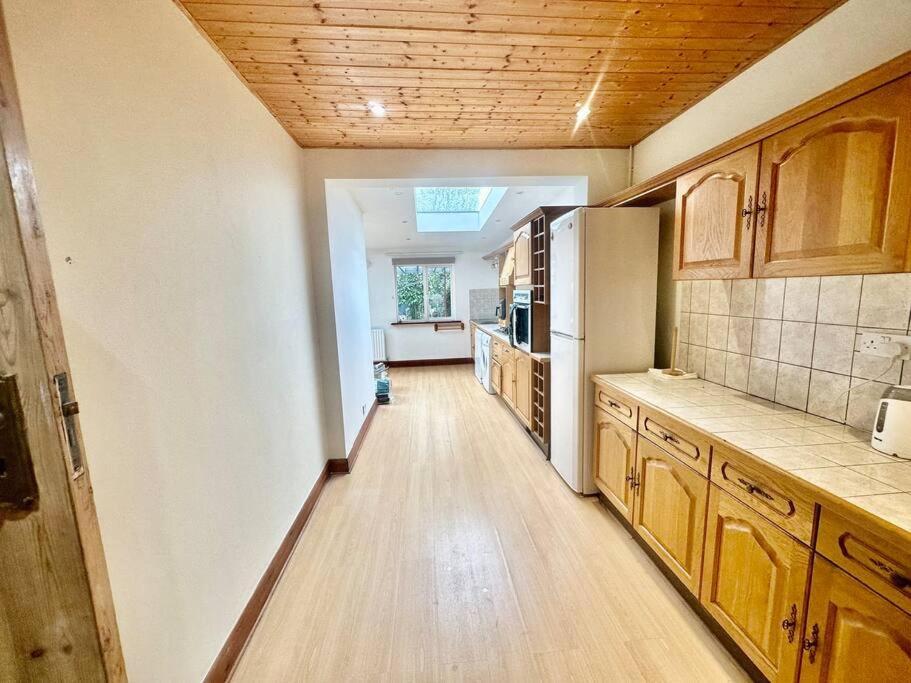 4 Bed House In Daneby Road,Se6 Villa Catford Exteriör bild