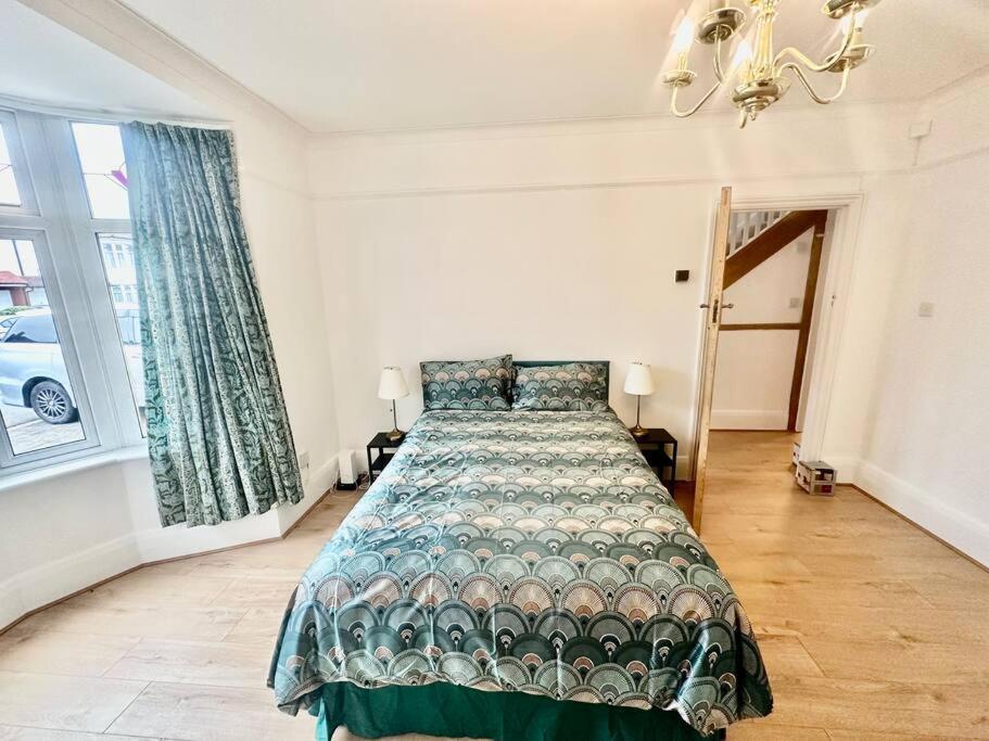 4 Bed House In Daneby Road,Se6 Villa Catford Exteriör bild