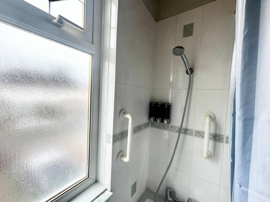 4 Bed House In Daneby Road,Se6 Villa Catford Exteriör bild