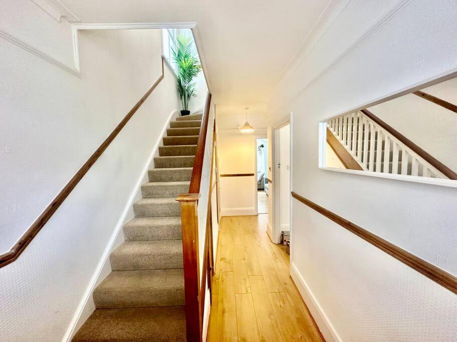 4 Bed House In Daneby Road,Se6 Villa Catford Exteriör bild