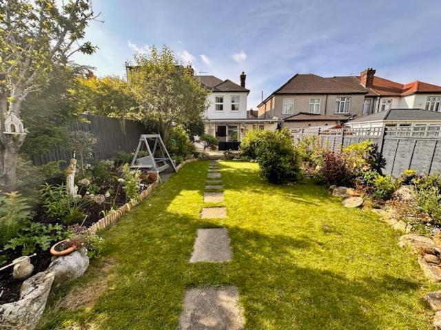 4 Bed House In Daneby Road,Se6 Villa Catford Exteriör bild